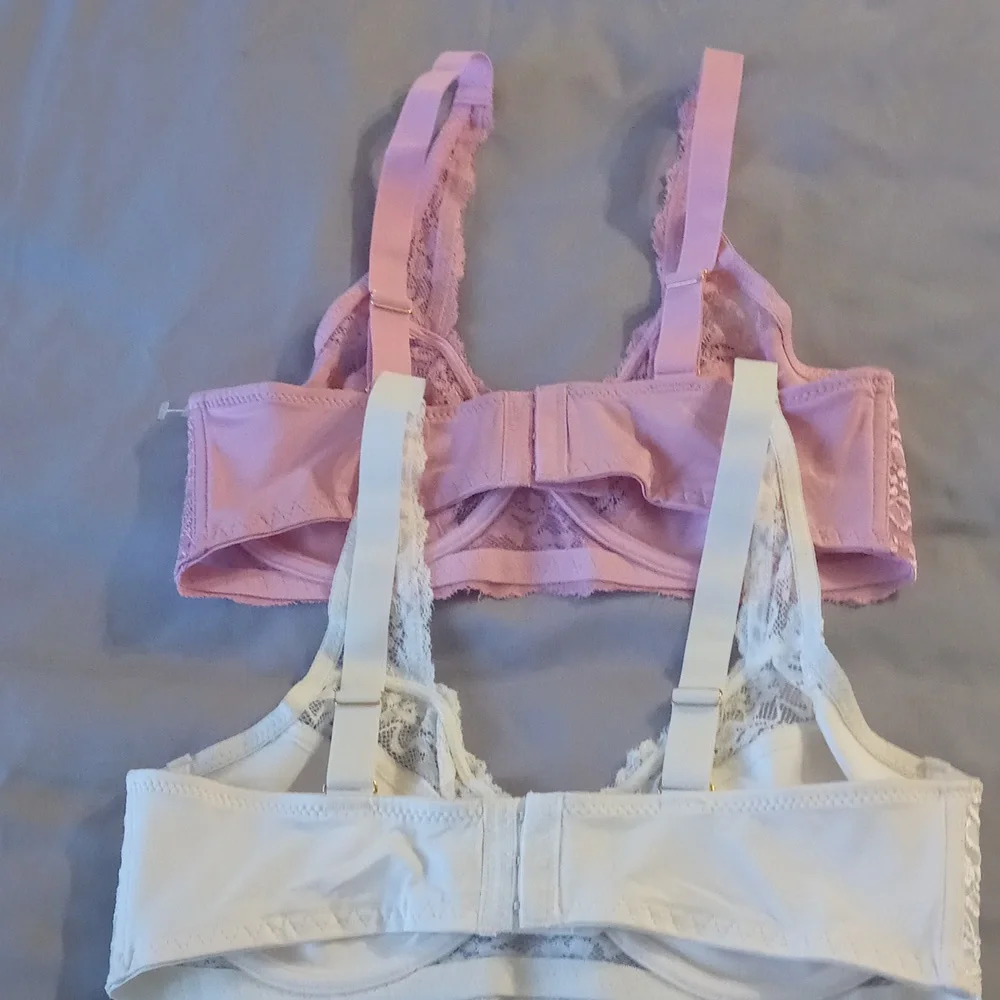 Bras - Picture 2 of 4